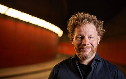 Tom Kedor, Autovio