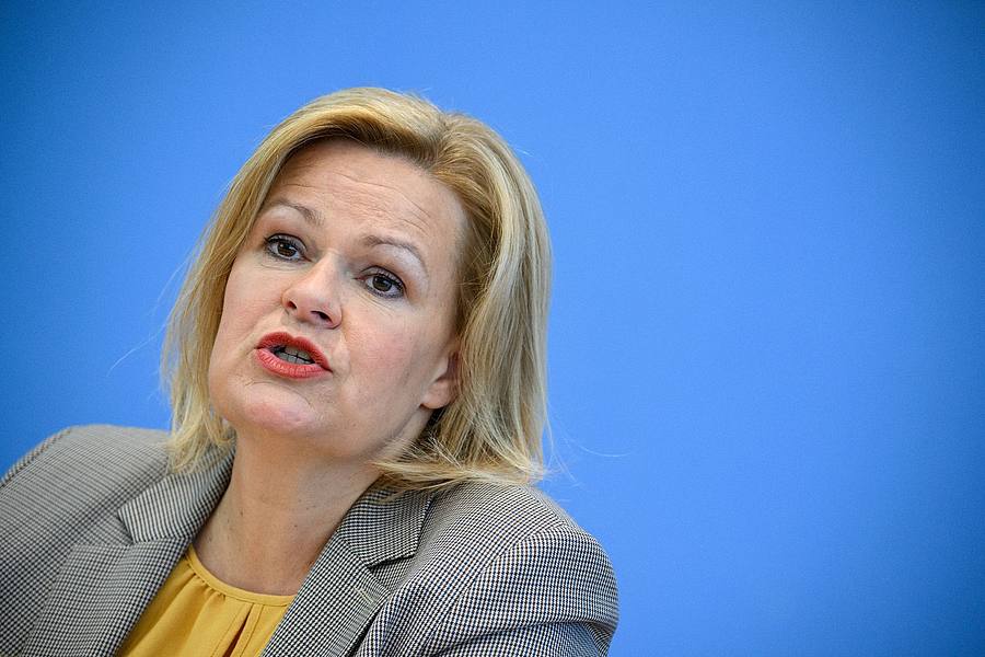 Nancy Faeser (SPD), Bundesinnenministerin, möchte die Pläne der EU-Kommission zur Jagd auf Sexualstraftäter modifizieren.