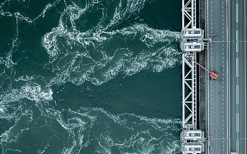 Brücke über Wasser