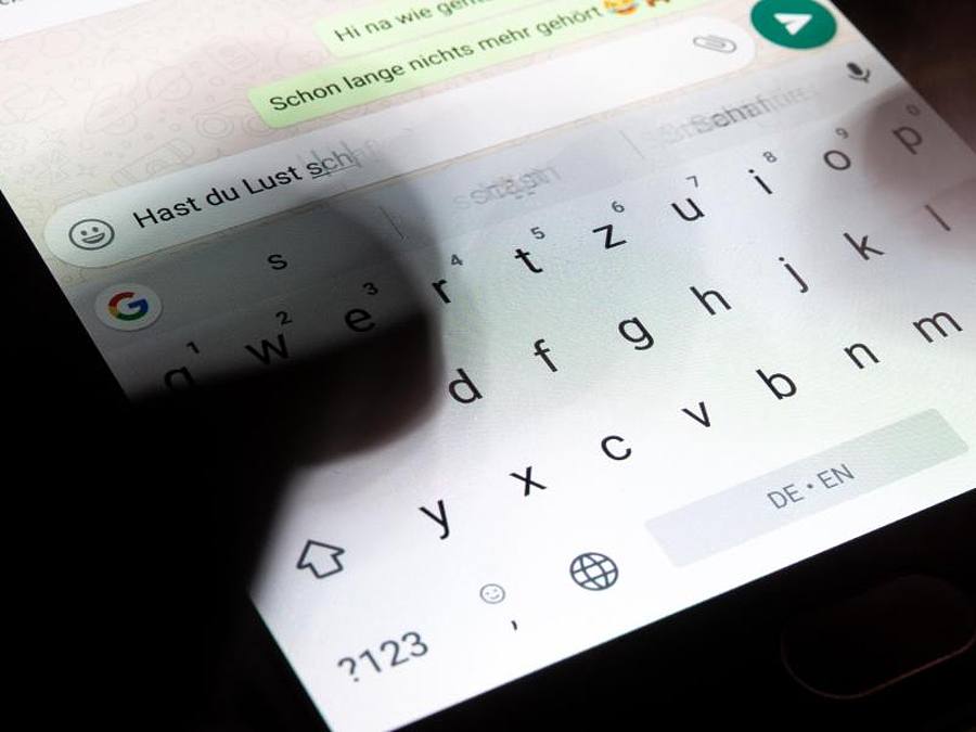 Chat auf einem Smartphone. Foto: Fabian Sommer/dpa