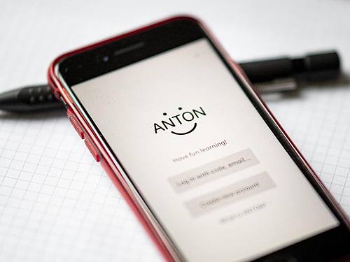 "Anton" gilt als eine der meistgenutzten Lern-Apps in Deutschland. Foto: Fabian Sommer/dpa