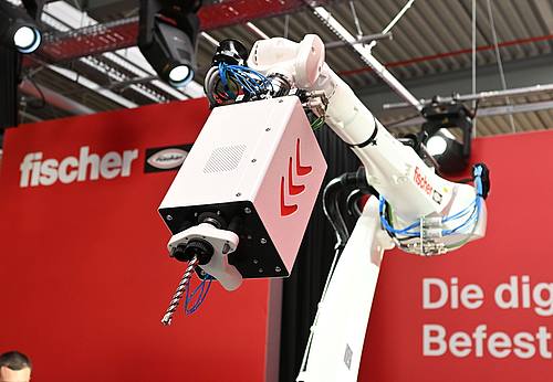 Baubot der Unternehmensgruppe Fischer