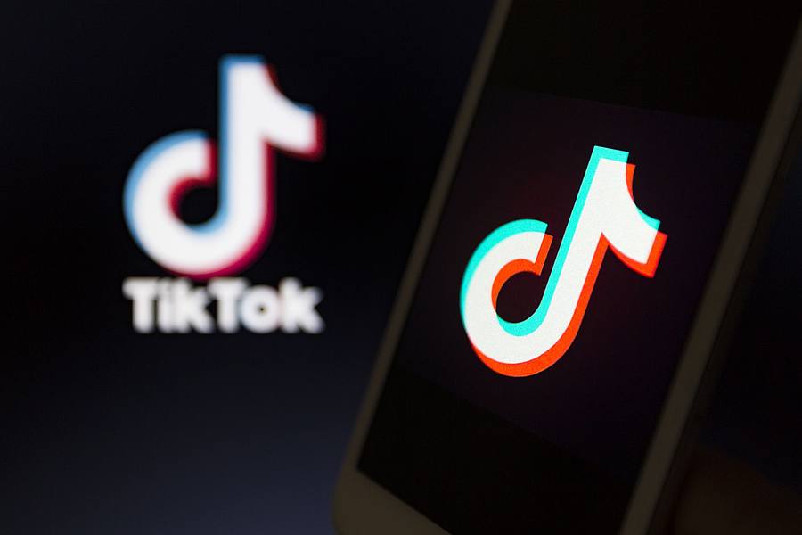 Verbraucherschützer zeigen sich nicht restlos von den Tiktok-Zusagen überzeugt.