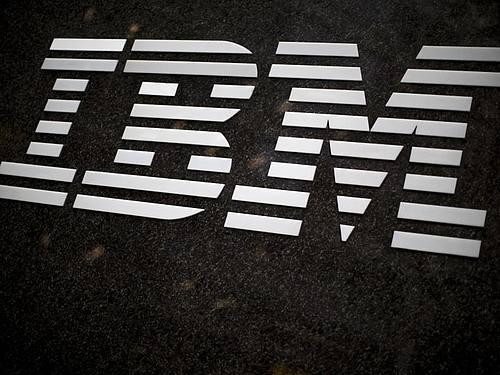 IBM-Logo ist auf dem IBM-Gebäude in Midtown Manhattan, New York.