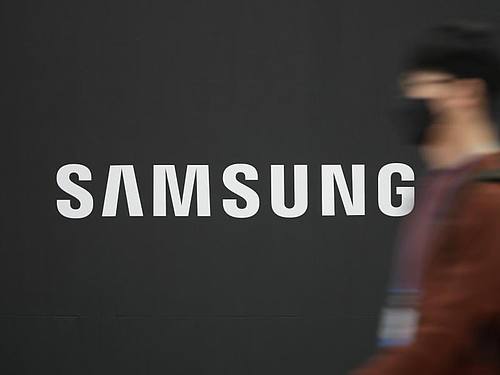 Der Gewinn aus Samsungs Kerngeschäften wird sich voraussichtlich auf etwa 10,6 Milliarden Euro. belaufen. Foto: Lee Jin-Man/AP/dpa