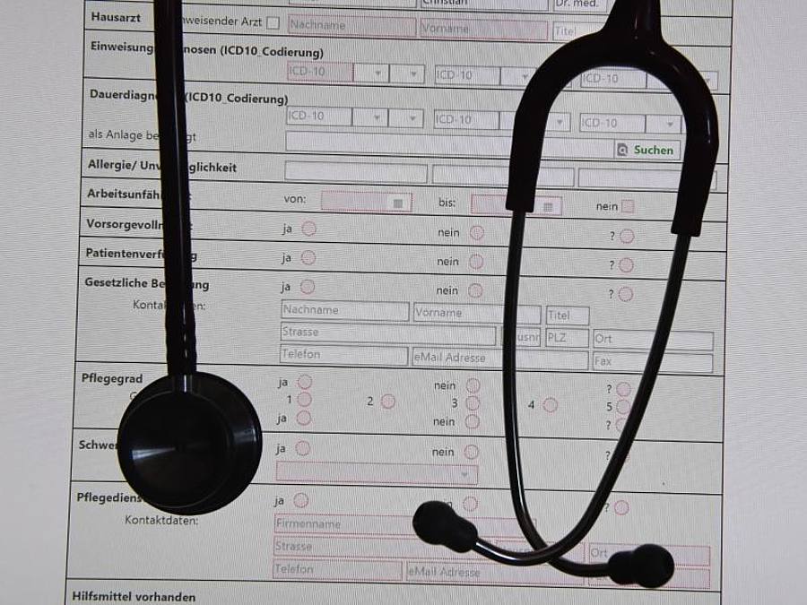 Ab 1. Januar 2021 soll eine elektronische Patientenakte (ePA) als freiwilliges Angebot für alle Versicherten starten. Foto: Stefan Sauer/ZB/dpa