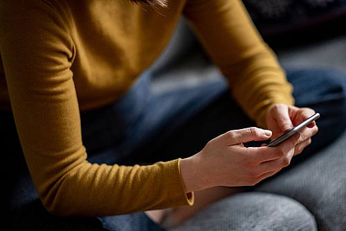Smartphone-Apps von Banken und Finanzdienstleistern werden laut einer Umfrage von YouGov von rund einem Drittel der Erwachsenen in Deutschland aus Sicherheitsgründen eher abgelehnt.