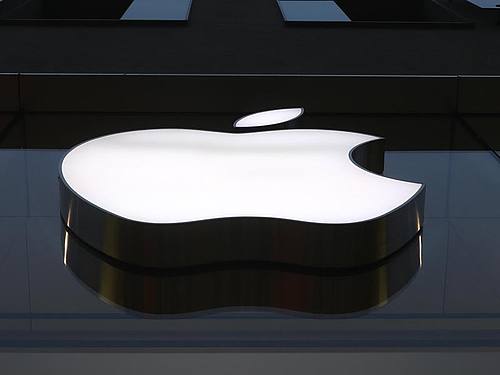 Eine Gruppe deutscher Verbände hat wegen geplanter neuer Datenschutzregeln eine Wettbewerbsbeschwerde gegen Apple beim Bundeskartellamt eingereicht. Foto: Matthias Schrader/AP/dpa