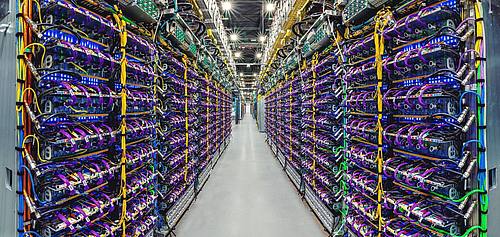 Google will mit dem neuen Sprachmodell Gemini den Konkurrenten OpenAI übertreffen.