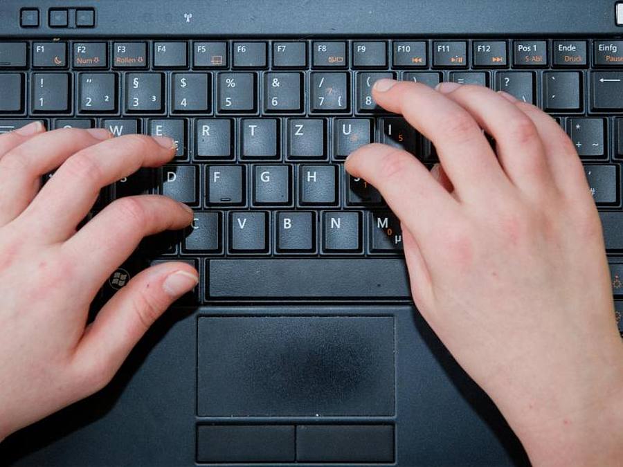 Die WHO führt Online-Spielsucht nun als eigene Krankheit ein. ((Foto: Ole Spata))