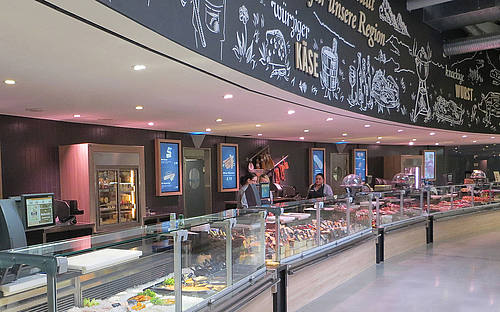 Digital Signage in der Staufers-Markthalle in Göttingen