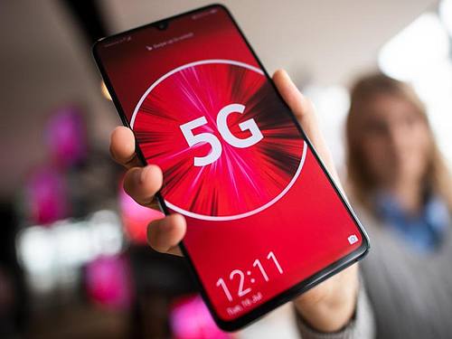 Smartphone mit 5G. Foto: Federico Gambarini/dpa
