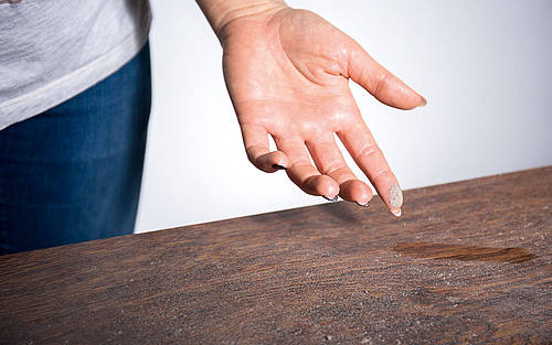 Staub auf dem Finger