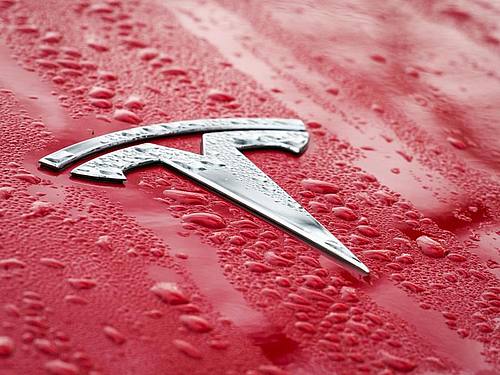 Teslas Fahrassistenzsystem „Autopilot“ steht schon länger in der Kritik. Foto: Soeren Stache/dpa-Zentralbild/dpa