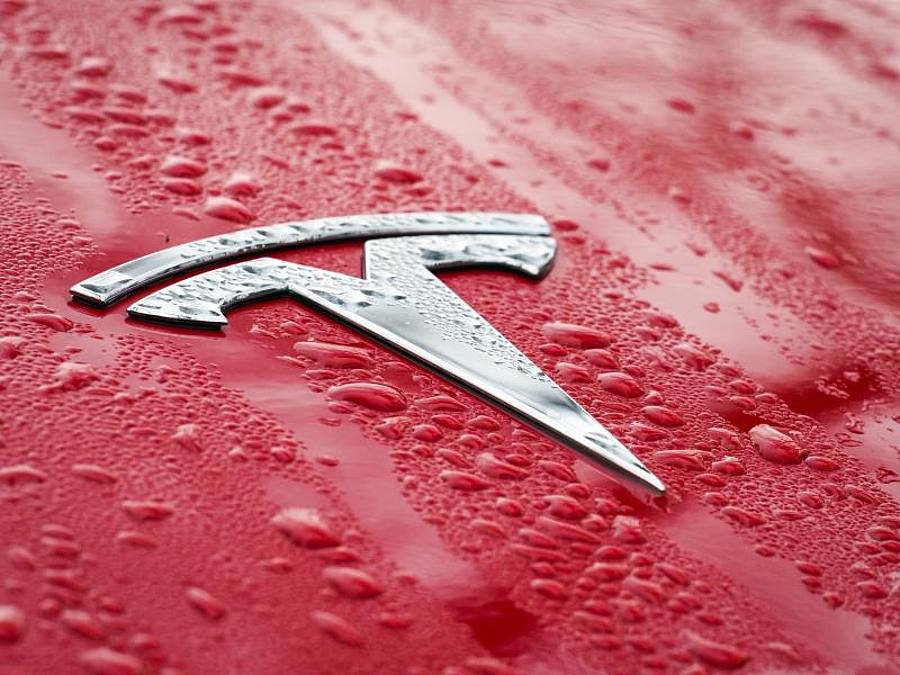 Teslas Fahrassistenzsystem „Autopilot“ steht schon länger in der Kritik. Foto: Soeren Stache/dpa-Zentralbild/dpa