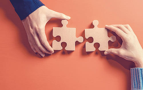 Zwei Puzzleteile