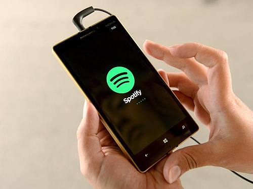 Im ersten Halbjahr 2018 verbuchten Dienste wie Spotify, Apple Music oder Tidal einen Zuwachs von 35,2 Prozent auf 348 Millionen Euro Umsatz. Foto: Mikko Stig/Lehtikuva