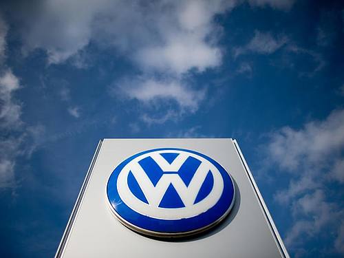 VW hatte zuletzt Investitionen von 3,5 Milliarden Euro bis 2025 in die Vernetzung und den Ausbau entsprechender Dienstleistungen angekündigt. Foto: Julian Stratenschulte