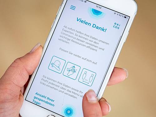 Das RKI will über seine App mit Hilfe von Fitness-Armbändern und Computeruhren neue Erkenntnisse zur Ausbreitung von Coronavirus-Infektionen in Deutschland gewinnen. Foto: Matthias Balk/dpa
