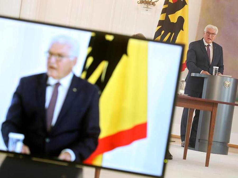 Bundespräsident Frank-Walter Steinmeier startet im Schloss Bellevue das internationale Forschungsprojekt "Ethik der Digitalisierung". Foto: Wolfgang Kumm/dpa