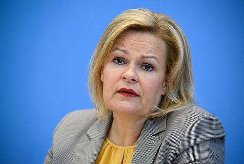 Hält die Erfassung von IP-Adressen für die Verfolgung von Kindesmissbrauch im Netz für geboten: Innenministerin Nancy Faeser (SPD).