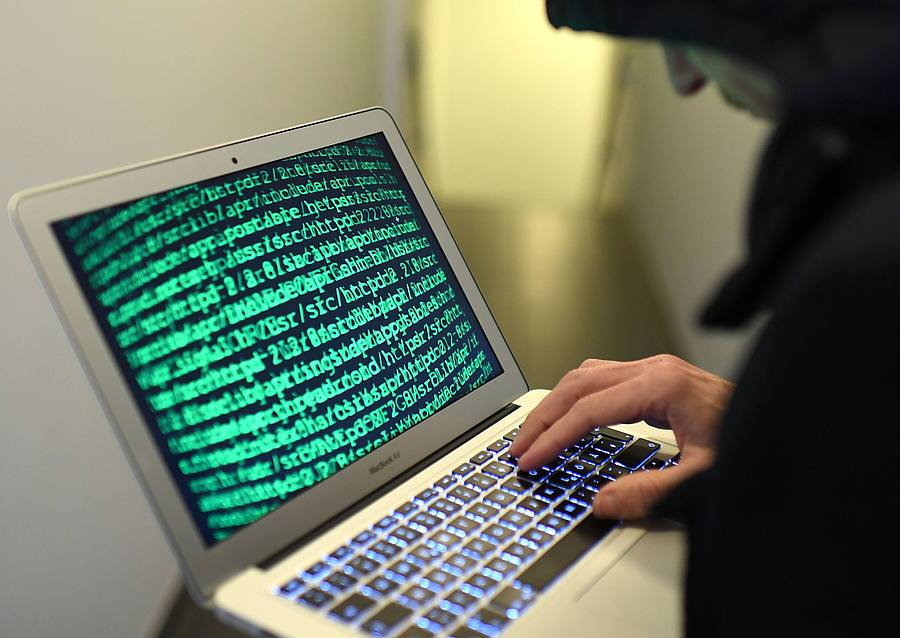 In einer Zeit, in der online viele sensible Daten verfügbar sind - ob von Privatpersonen oder Staaten, ist das Aufrechterhalten der Sicherheit umso wichtiger.