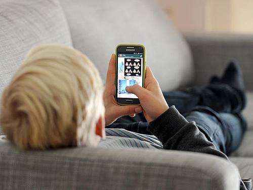 Zu Silvester verzeichneten Anbieter ein deutlich größeres Datenvolumen im Festnetz-Internet. Foto: Tobias Hase/dpa