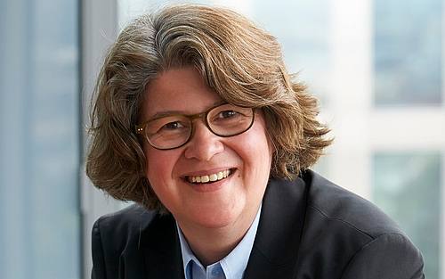 Vera Schneevoigt, Fujitsu