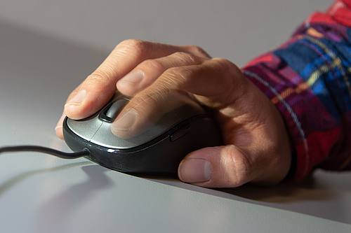 Der Bundesgerichtshof befasst sich mit der Frage, wer Datenschutzverstöße vor Gericht bringen darf.