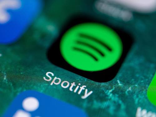Nutzer meldeten am Dienstag Probleme mit der App von Spotify. Foto: Fabian Sommer/dpa
