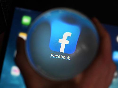 Facebook hat in seinen Nutzungsbedingungen festgeschrieben, dass jeder Nutzer in seinem Profil seinen echten Namen verwenden muss. Foto: Uli Deck/dpa