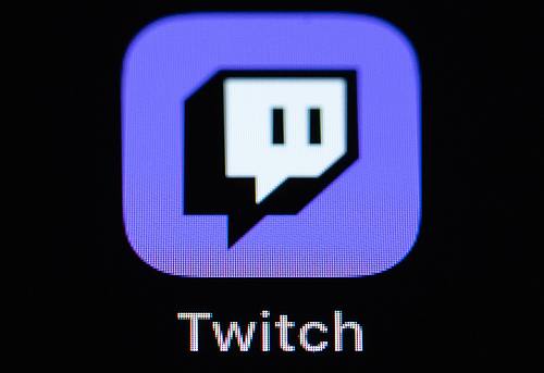 Das Icon des Videosstreaming-Dienstes Twitch auf einem iPhone.