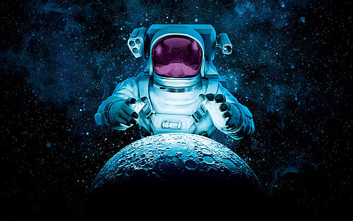 Ein Astronaut der über einem Planeten schwebt