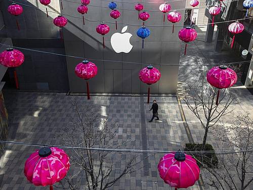 Apple Pay in China: Apple-Chef Tim Cook hatte am Dienstag angekündigt, Apple Pay bis Jahresende in Deutschland einzuführen. Foto: Rolex Dela Pena