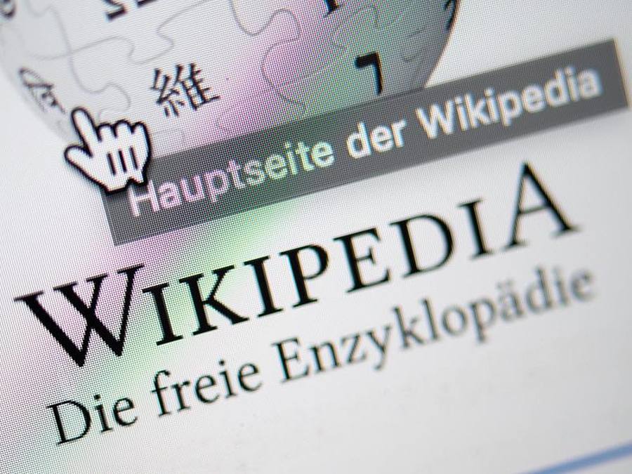 Die Wikipedia-Gemeinde diskutiert ein Wochenende lang in Erfurt. Foto: Sebastian Gollnow/dpa