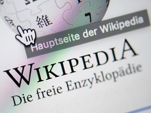 Die Wikipedia-Gemeinde diskutiert ein Wochenende lang in Erfurt. Foto: Sebastian Gollnow/dpa