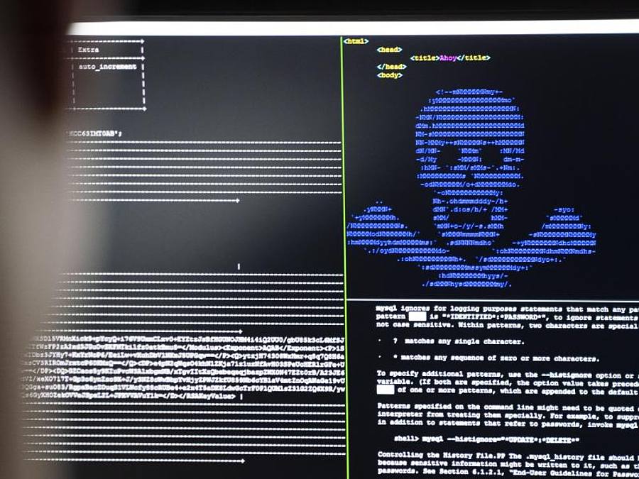 Die Angst vor Erpresser-Software wächst - der Markt für mehr IT-Sicherheit laut Bitkom ebenso. Foto: Frank Rumpenhorst/dpa