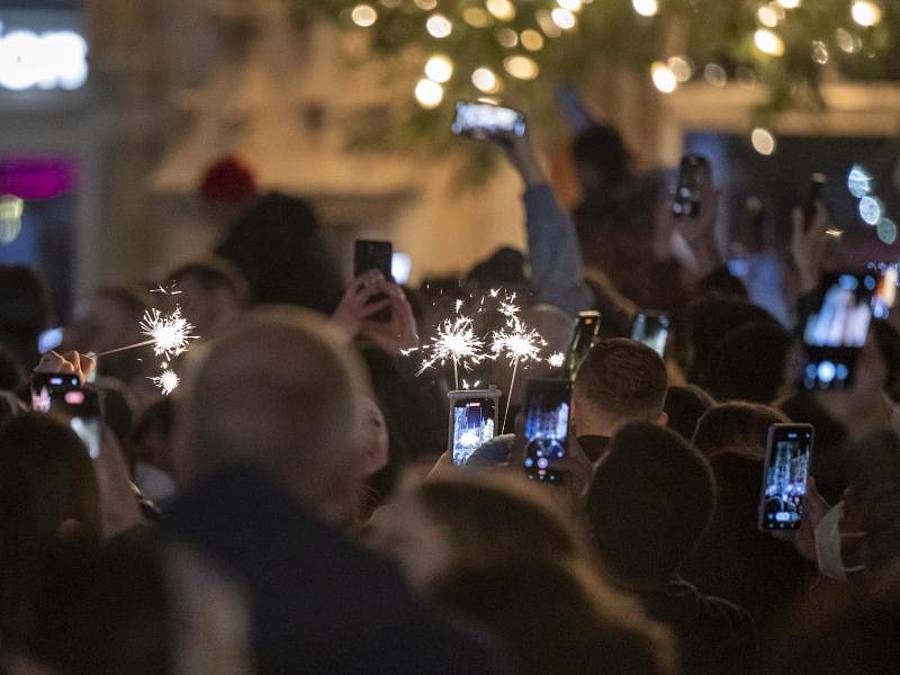 Deutschlands Internetnutzer haben in der ersten Stunde des neuen Jahres deutlich mehr Daten verbraucht als zu Beginn der Vorjahre. Foto: Peter Kneffel/dpa