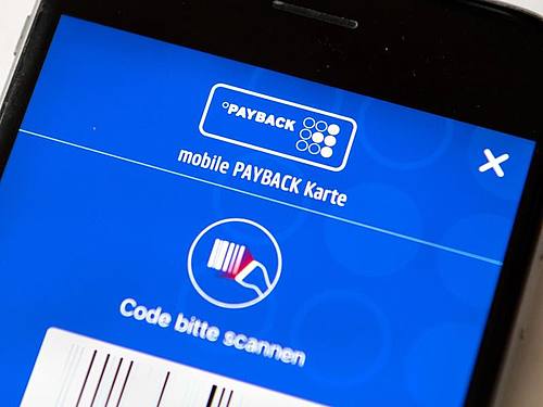 Die Payback-App auf einem Smartphone. Foto: Sina Schuldt/dpa