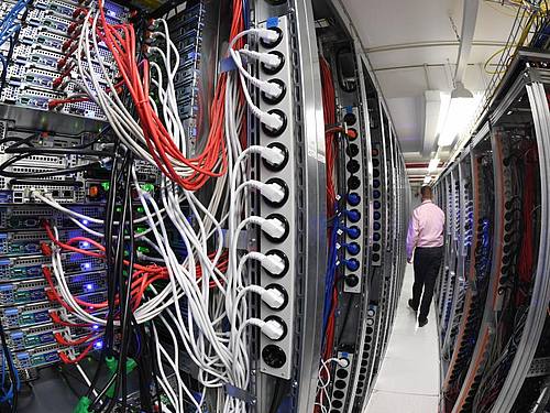 Der Bedarf an Kapazitäten in Rechenzentren steigt schon seit Jahren. Foto: Uli Deck/dpa