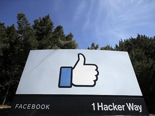 Facebook will in den kommenden fünf Jahren die virtuelle Welt „Metaverse“ aufbauen. Foto: Jeff Chiu/AP/dpa
