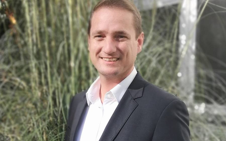 Nicolas Köster, Oxaion