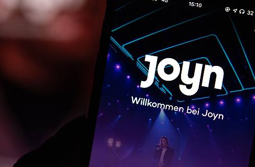 Der Fernsehkonzern ProSiebenSat.1 will die Streaming-Plattform Joyn komplett übernehmen.