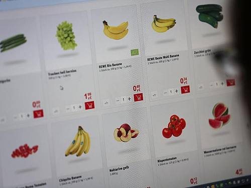 Beim Online-Lebensmittelhandel liegt Deutschland Experten zufolge massiv zurück - daran hat auch Corona nichts geändert. Foto: Oliver Berg/dpa