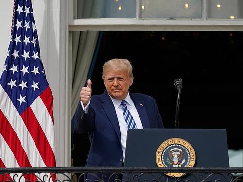 Donald Trump hatte bei Twitter in Bezug auf das Coronavirus geschrieben: „Ich kann es nicht bekommen (immun) und kann es nicht weitergeben.“. 
