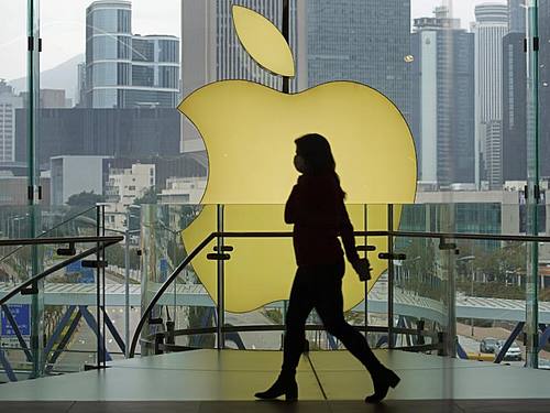 Technik-Gigant Apple lädt erneut zu einer Keynote. Apple-Chef Tim Cook wird aller Voraussicht nach die neue Generation des iPhones präsentieren. Foto: Vincent Yu/AP/dpa