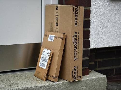 Mittlerweile beherrscht Amazon fast die Hälfte des deutschen Online-Handels. ((Foto: Uwe Zucchi))