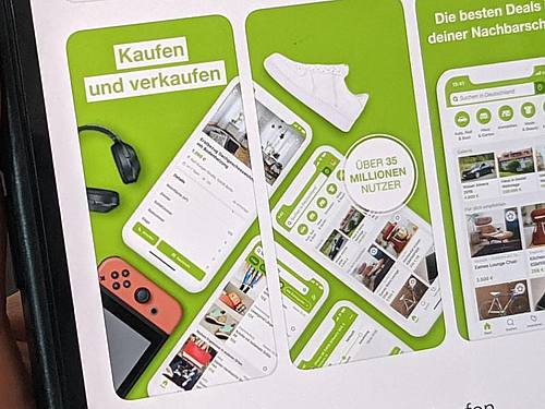 Die App von Ebay Kleinanzeigen im App Store von Apple auf einem iPhone.). Foto: Christoph Dernbach/dpa