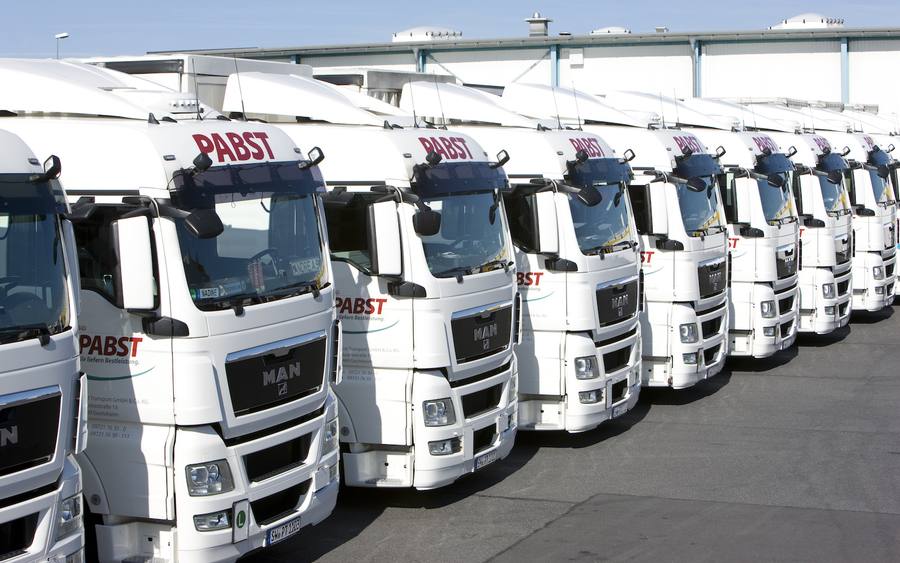 Der Logistikdienstleister Pabst verfügt über rund 25.000 m2 überdachte Lagerfläche und einen eigenen Fuhrpark mit aktuell rund 300 Lkw.