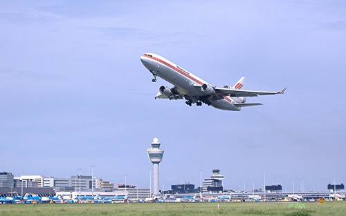 Flugzeugstart-Erich Westendarp-pixelio.de